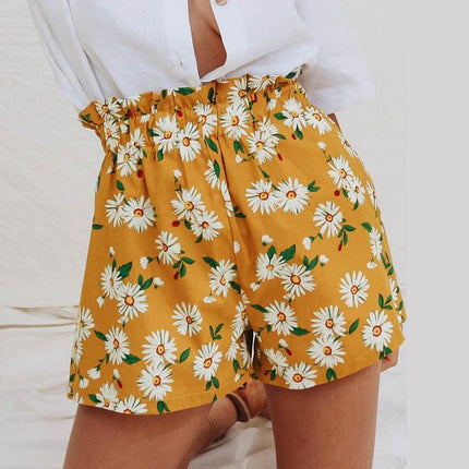 White Daisy Spring Yellow Shorts